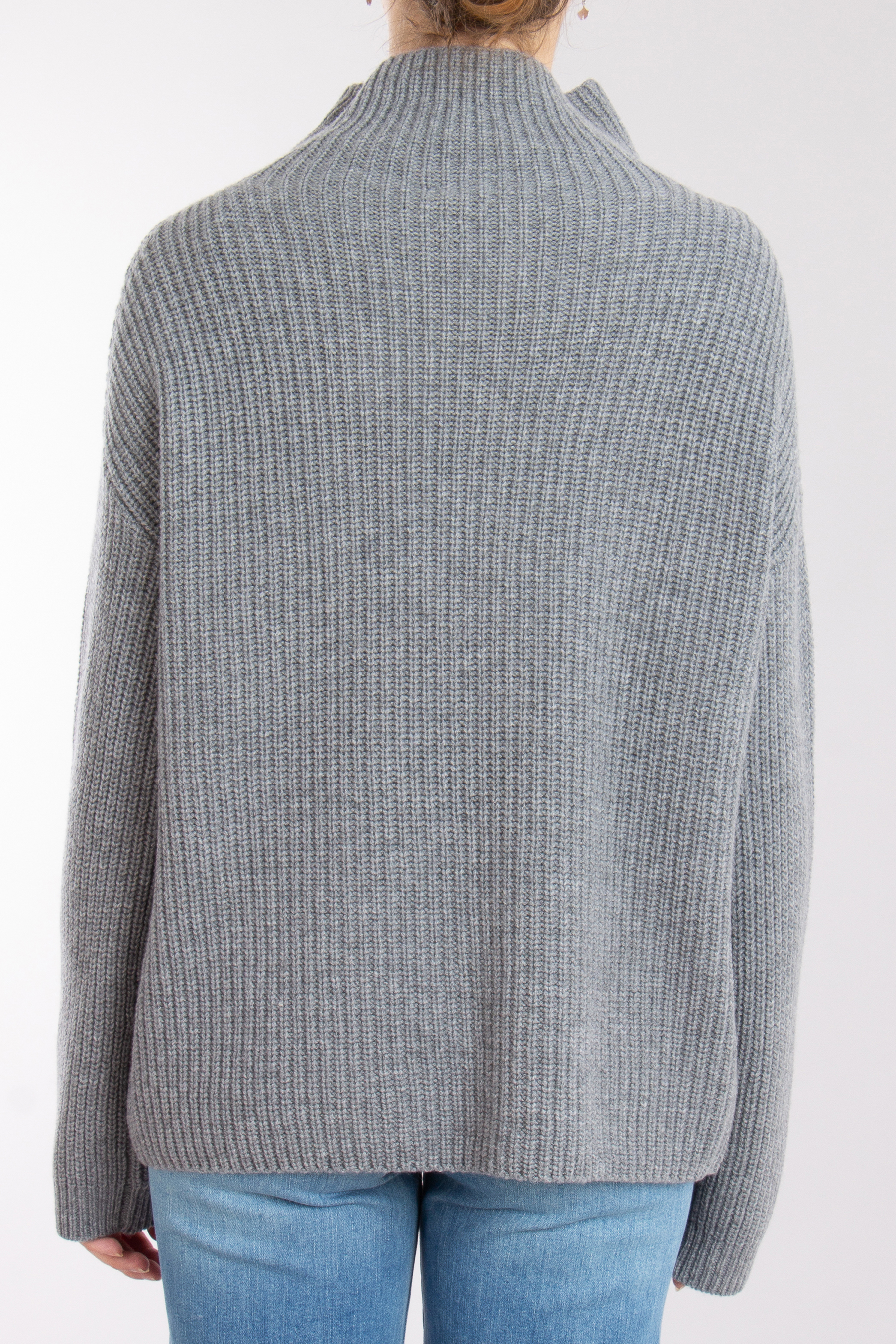 0039 ITALY Ribbed Cashmere-Wool Blend Mock Neck Sweater Lona