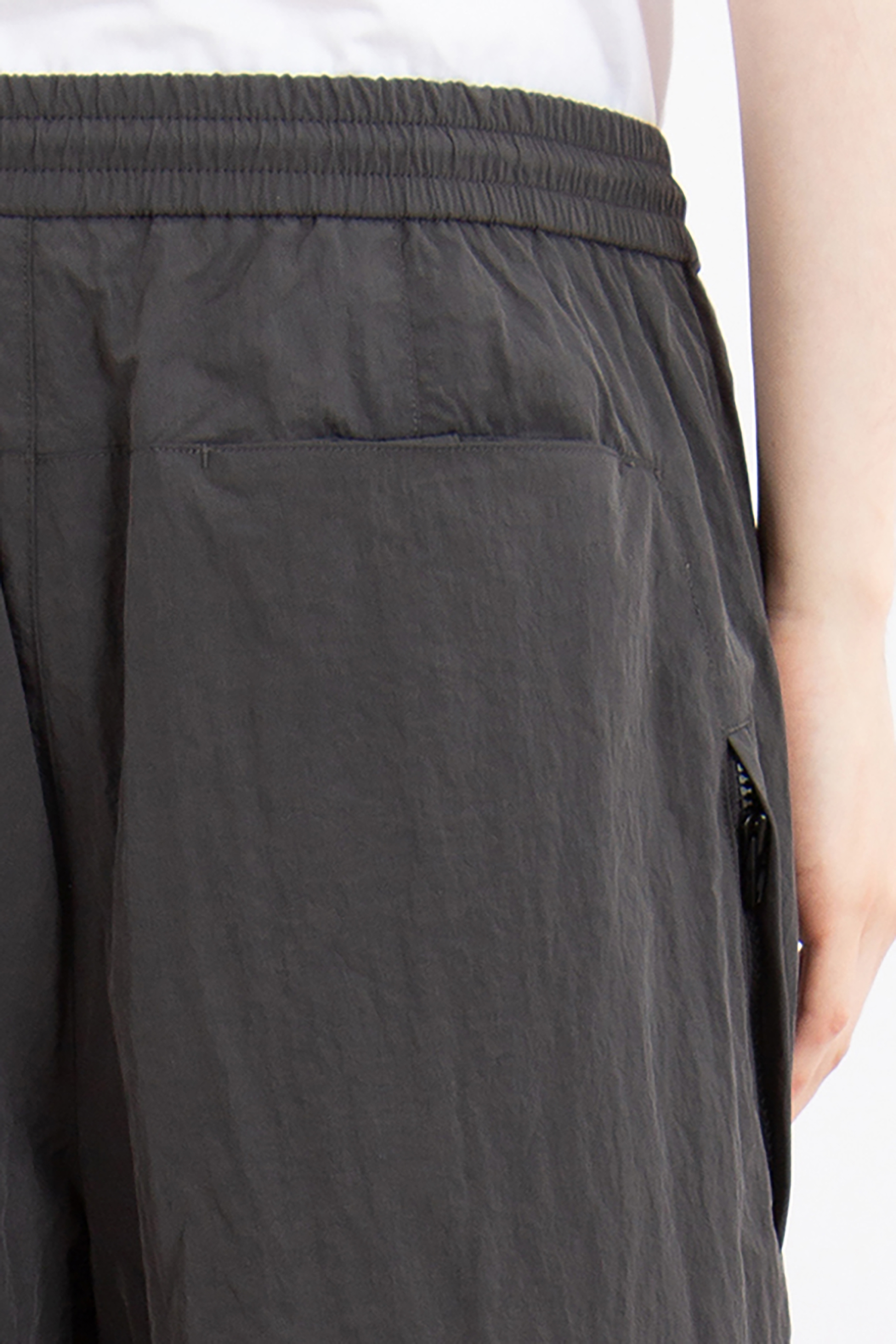 JUUN.J Loose Fit Nylon Pants