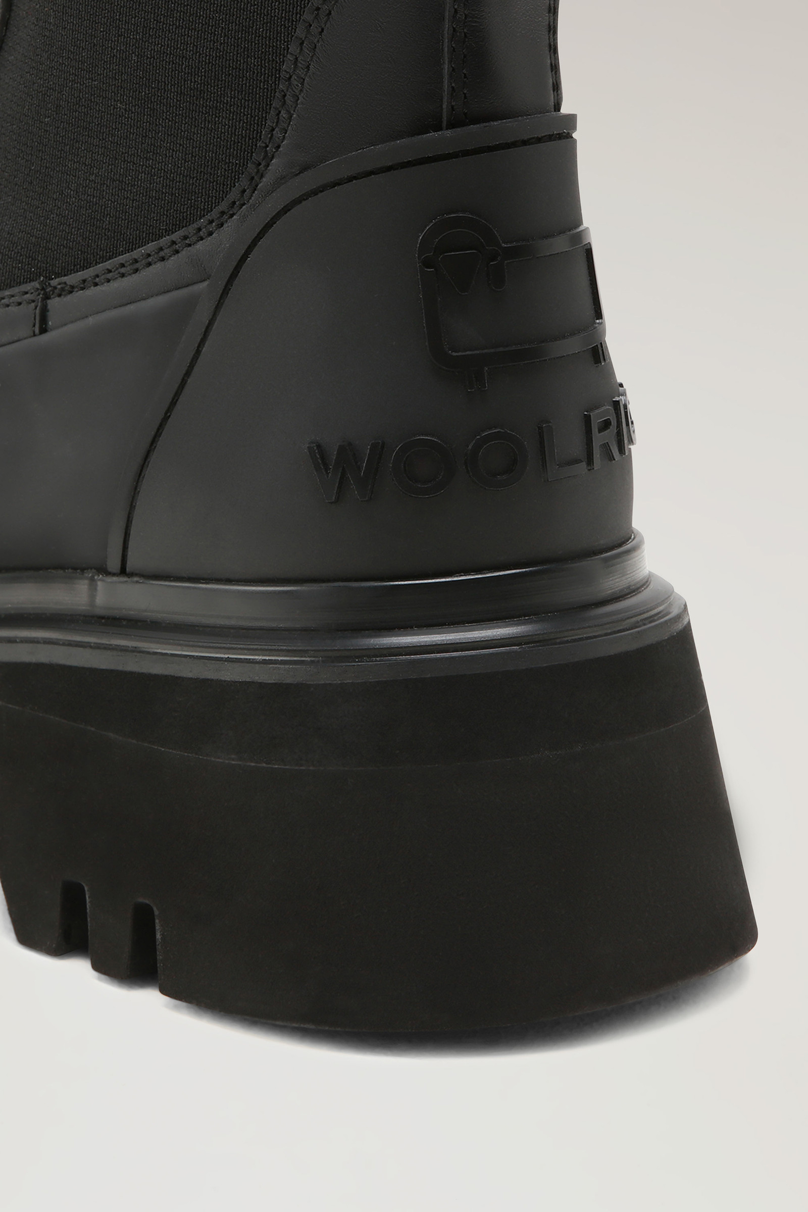 WOOLRICH Chelsea Boots With Military Tread