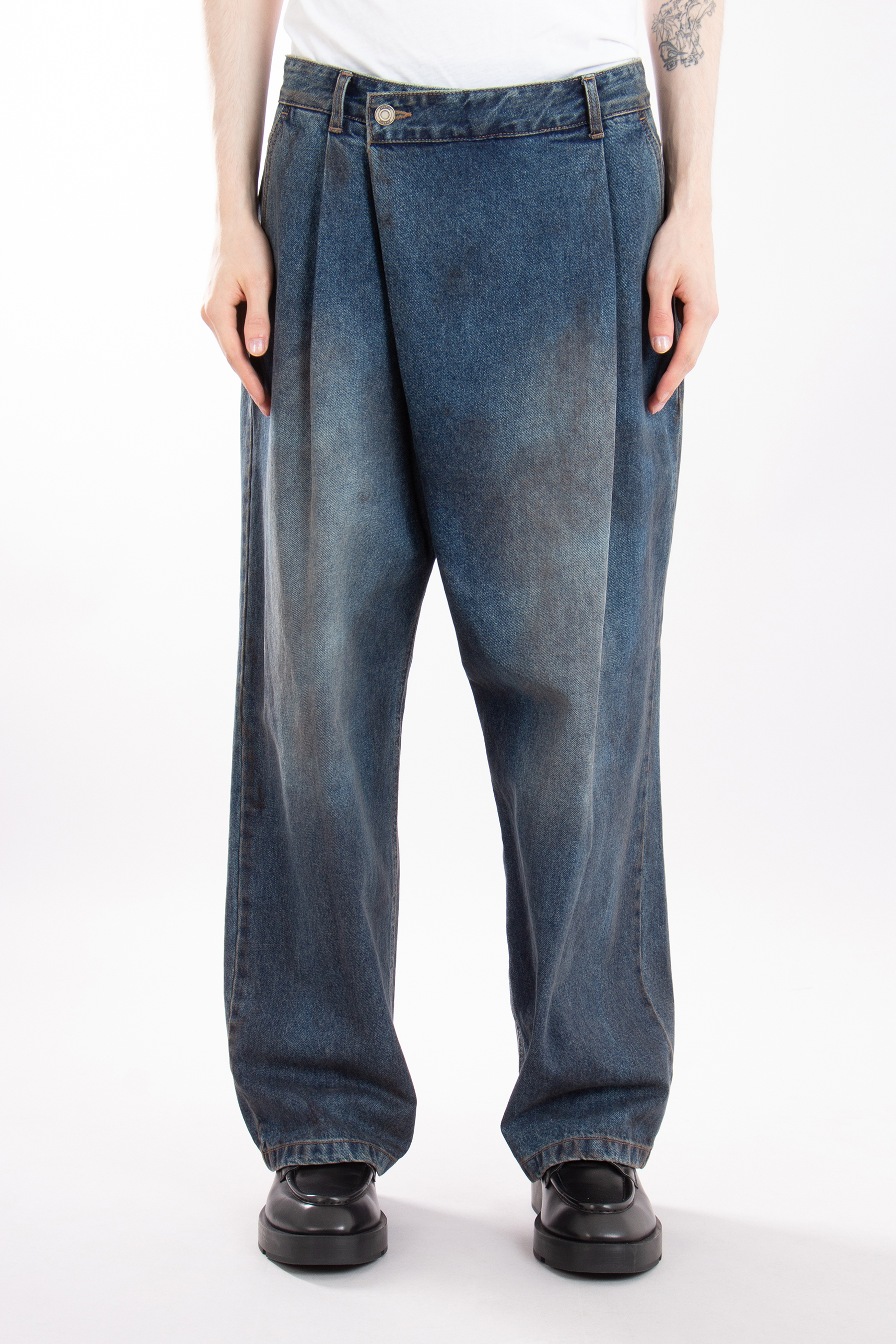 JUUN.J Oil-Washed Cotton Denim One-Tuck Wrap Jeans