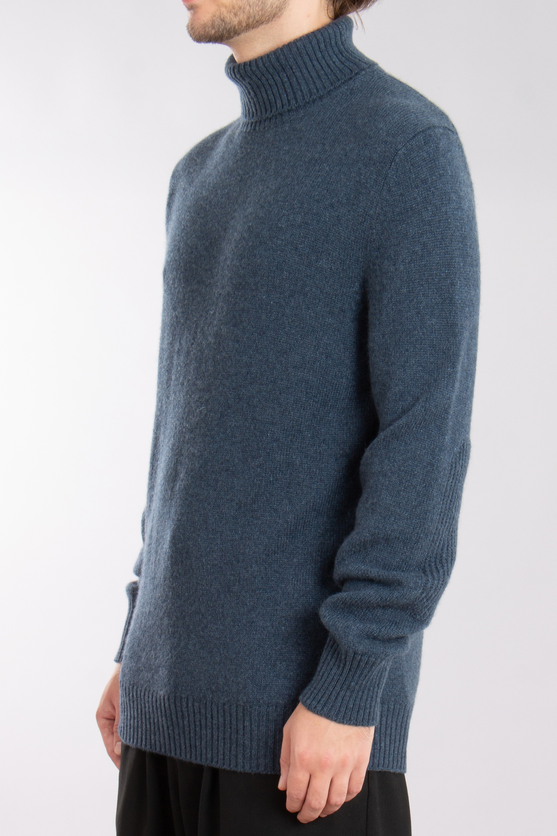 SEASE Coarsehair Cashmere Turtleneck Sweater