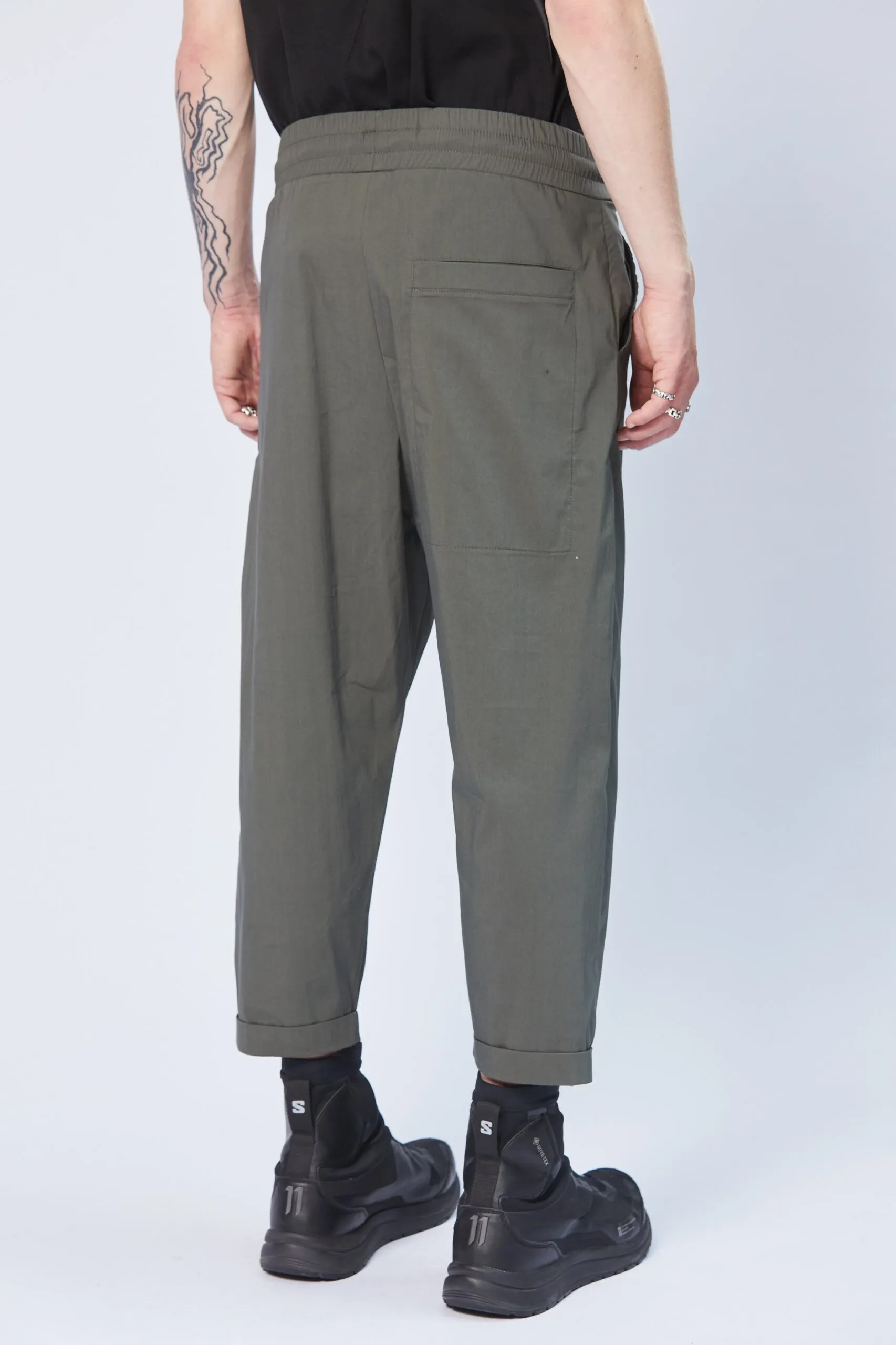 THOM KROM Cropped Crotch Stretch Pants