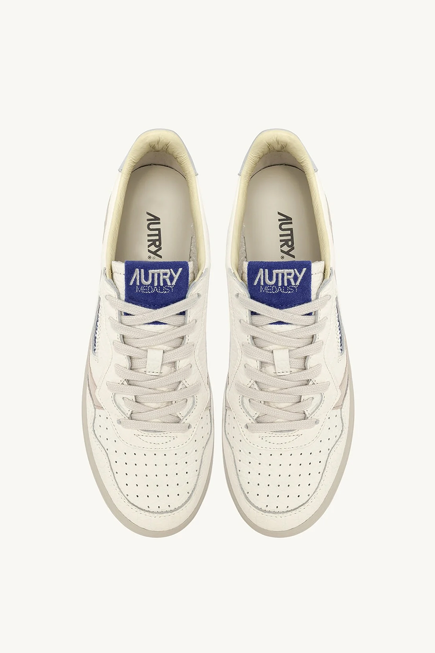 AUTRY Pebbled Leather Sneakers Medalist Low