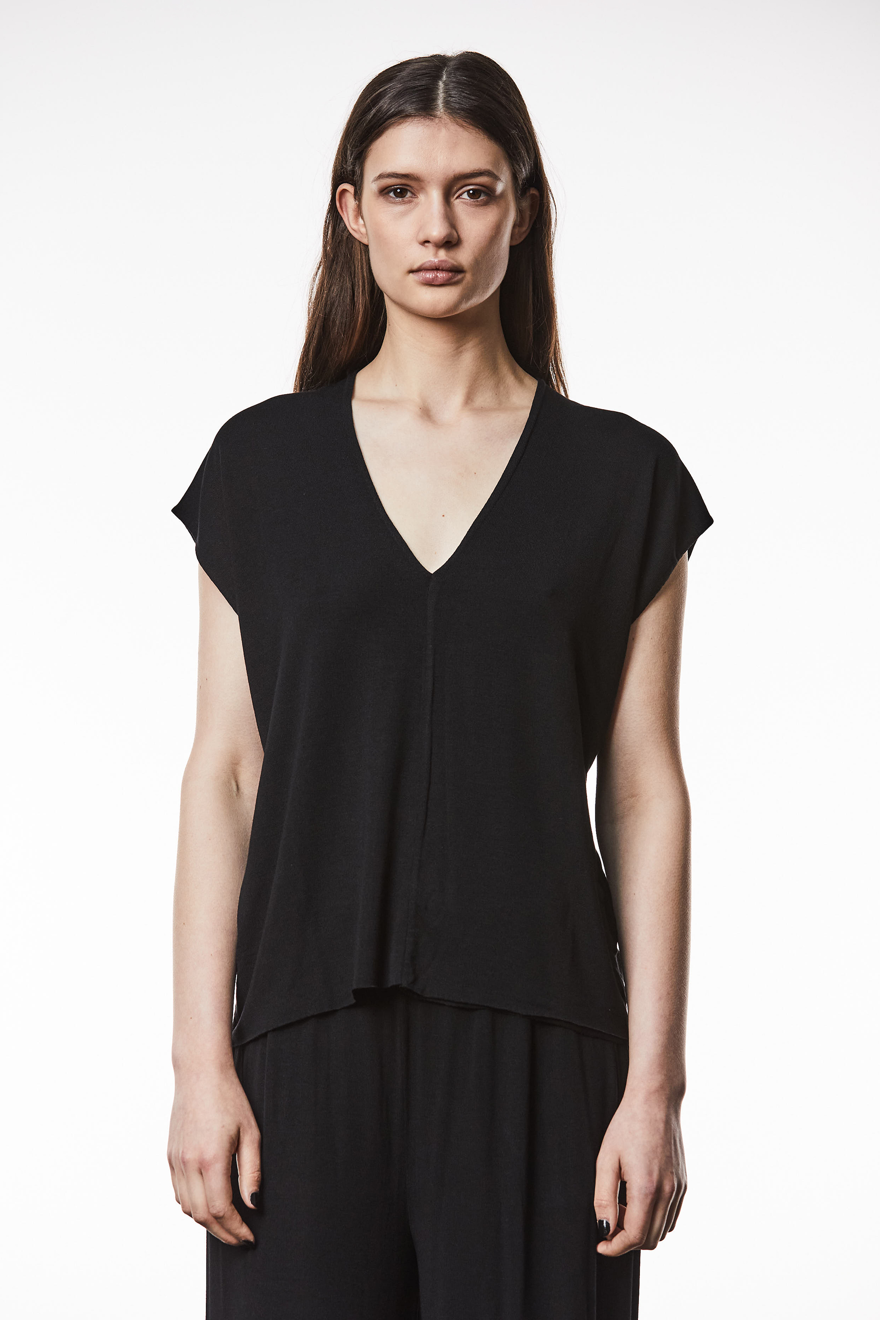 THOM KROM Ultra Light Stretch Viscose V-Neck Top