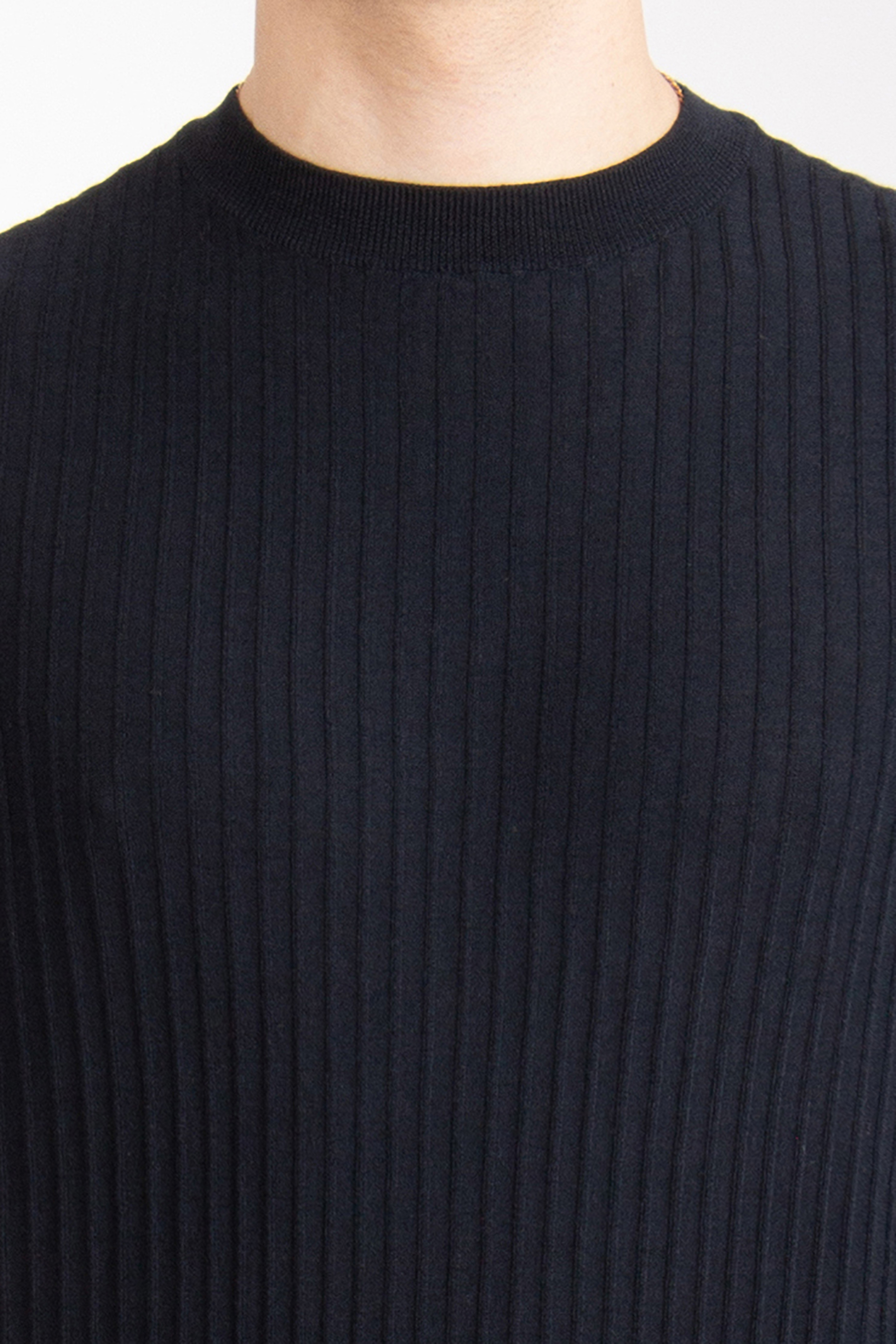 EMPORIO ARMANI Travel Essential Virgin Wool Sweater