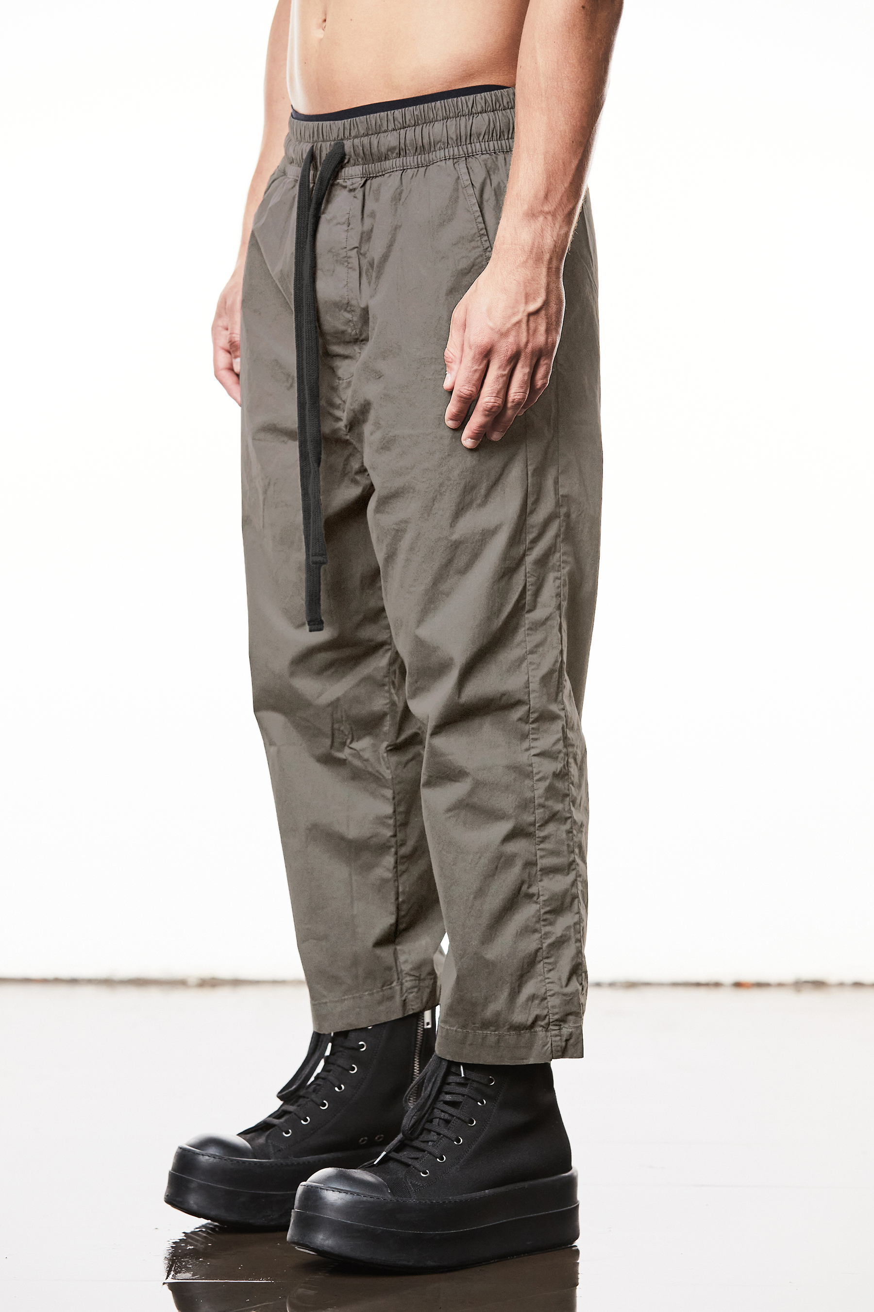 THOM KROM Cropped Leg Washed Crashed Cotton Stretch Pants