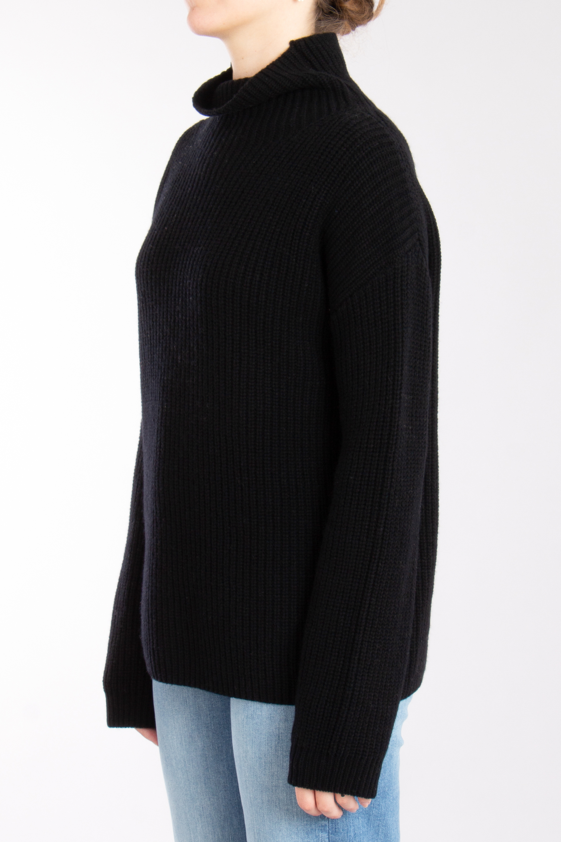 0039 ITALY Ribbed Cashmere-Wool Blend Mock Neck Sweater Lona