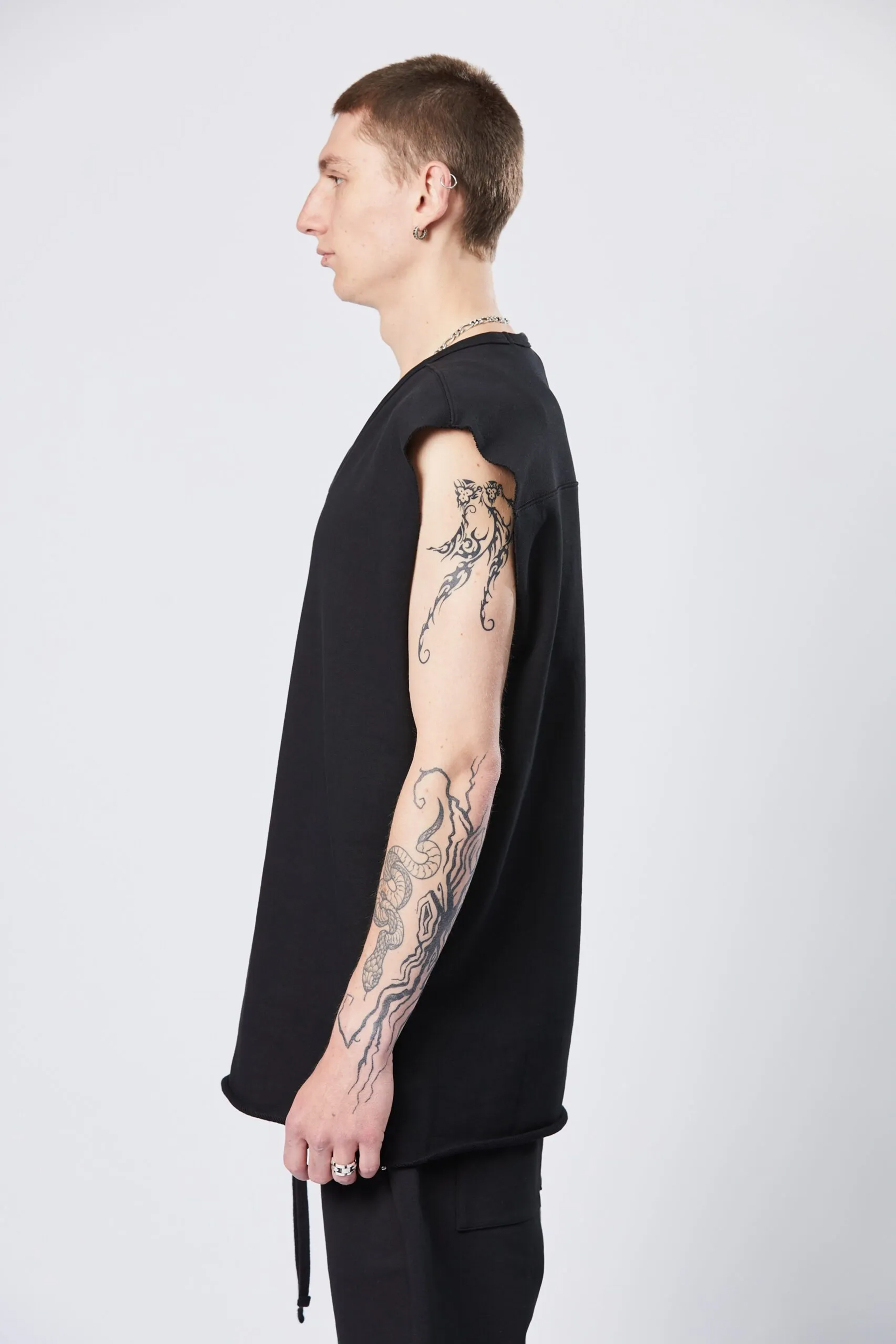 THOM KROM Sleeveless Cotton V-Neck Top