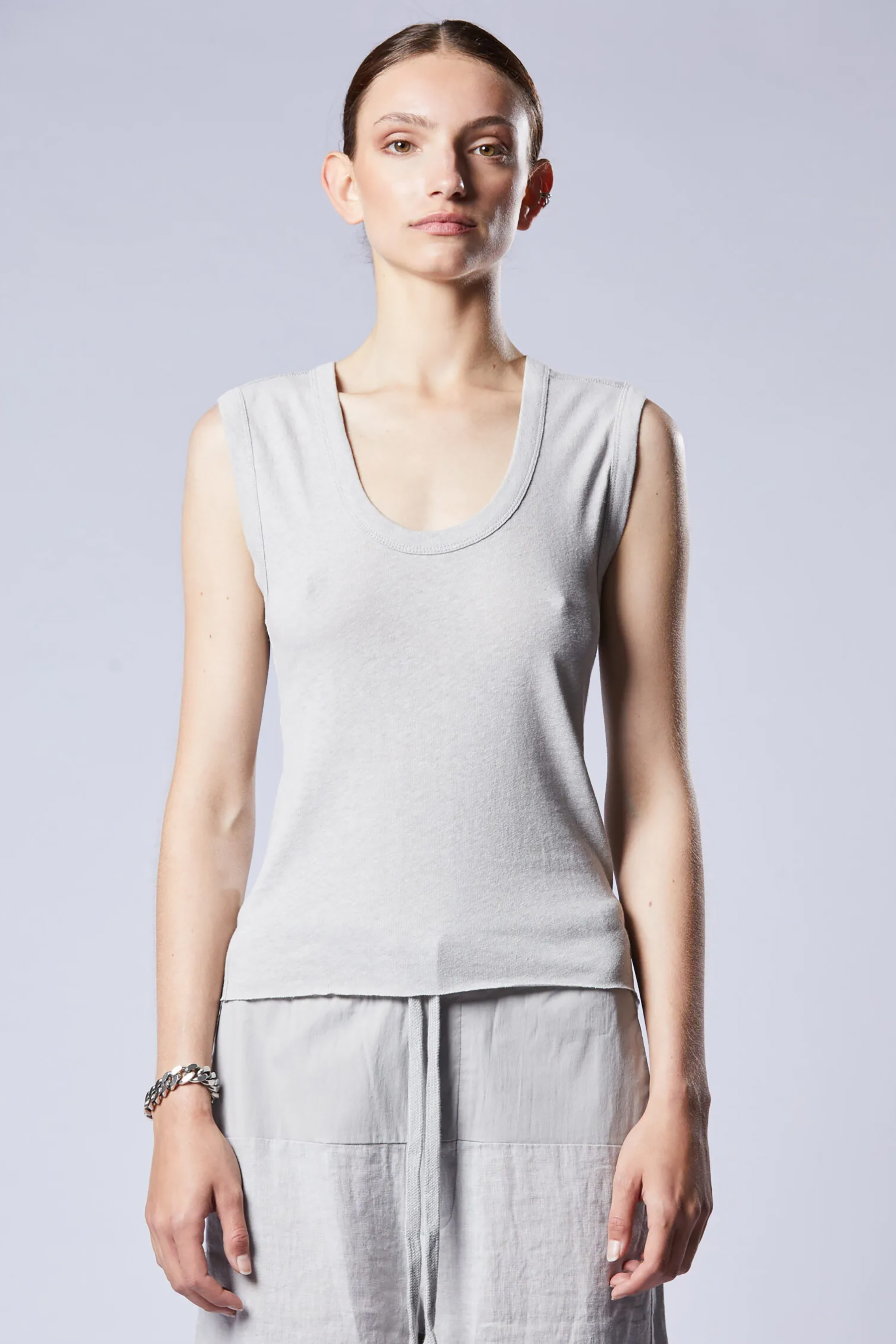 THOM KROM Scoop Neck Linen Cotton Blend T-Shirt