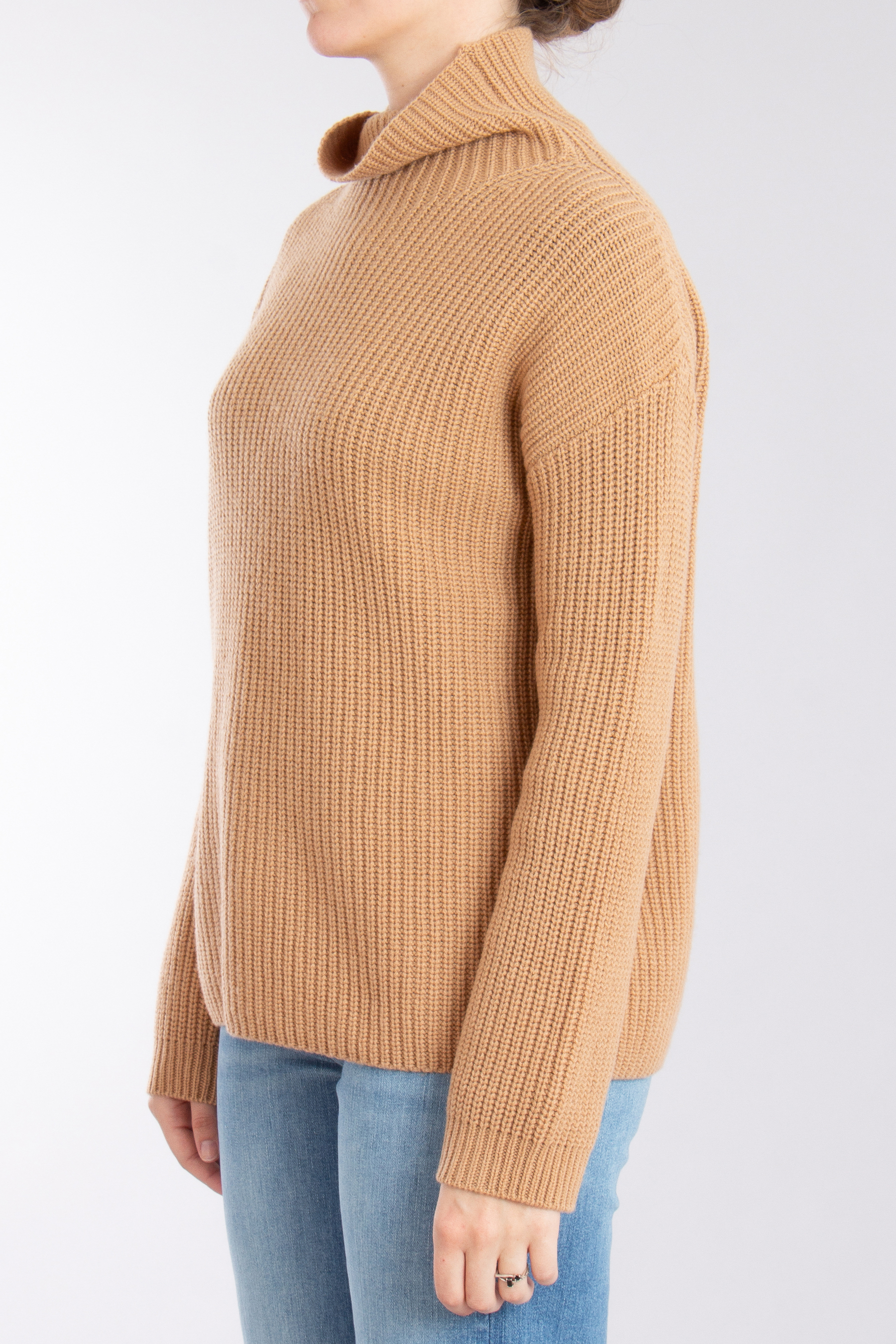 0039 ITALY Ribbed Cashmere-Wool Blend Mock Neck Sweater Lona