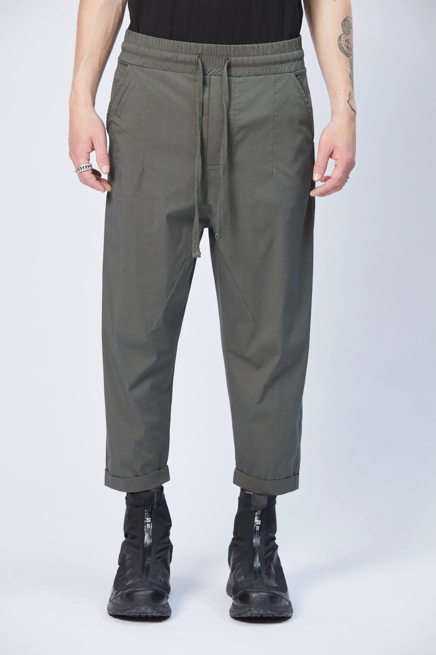 THOM KROM Cropped Crotch Stretch Pants