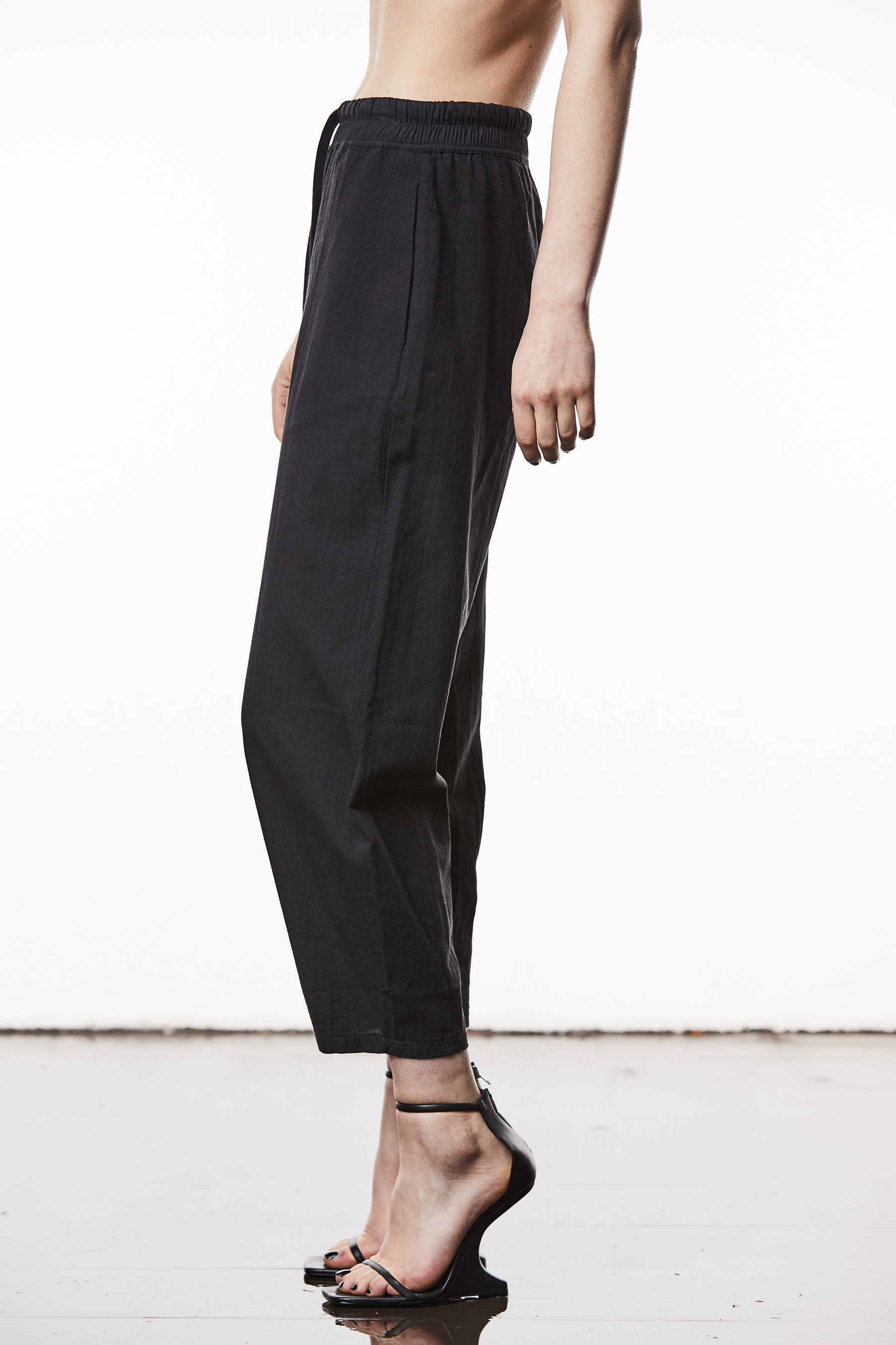 THOM KROM Relaxed Linen-Cotton Blend Pants