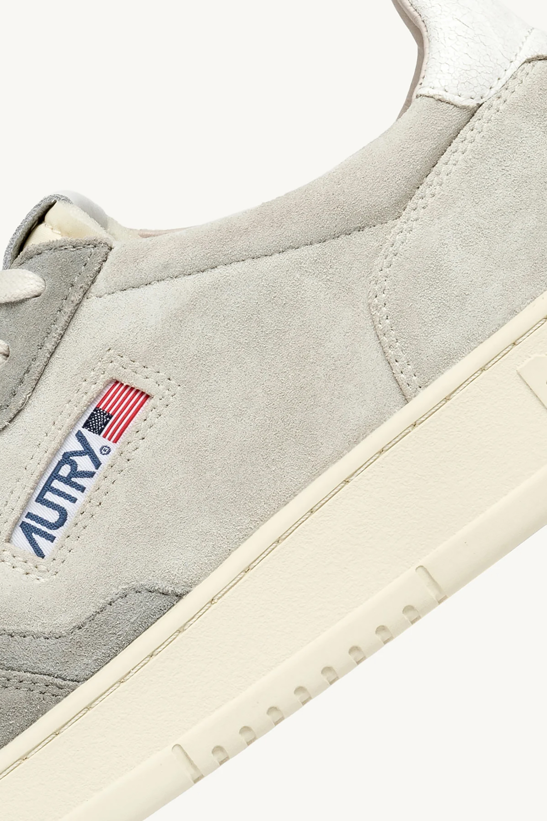 AUTRY Low Suede Sneakers Medalist