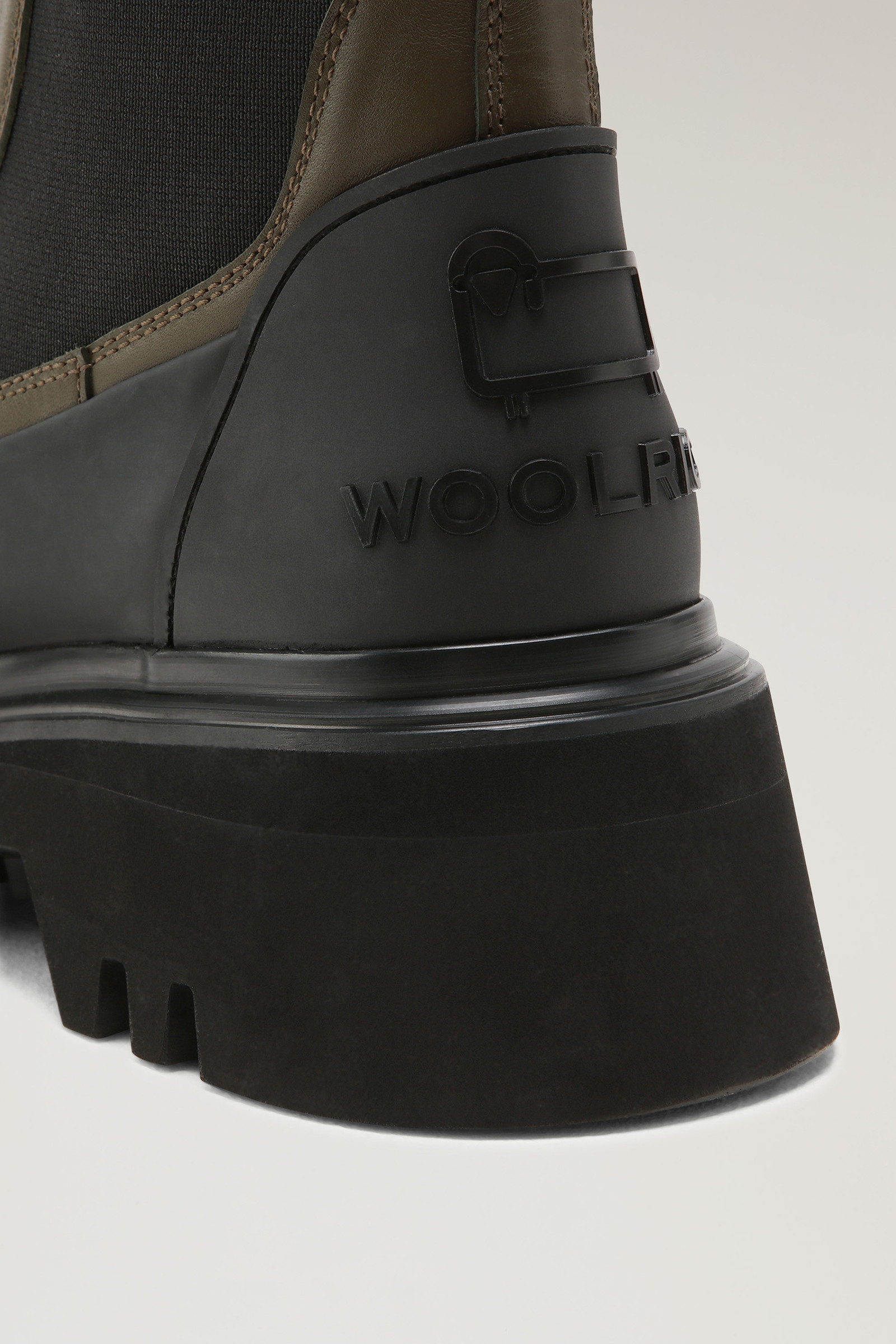 WOOLRICH Chelsea Boots With Military Tread