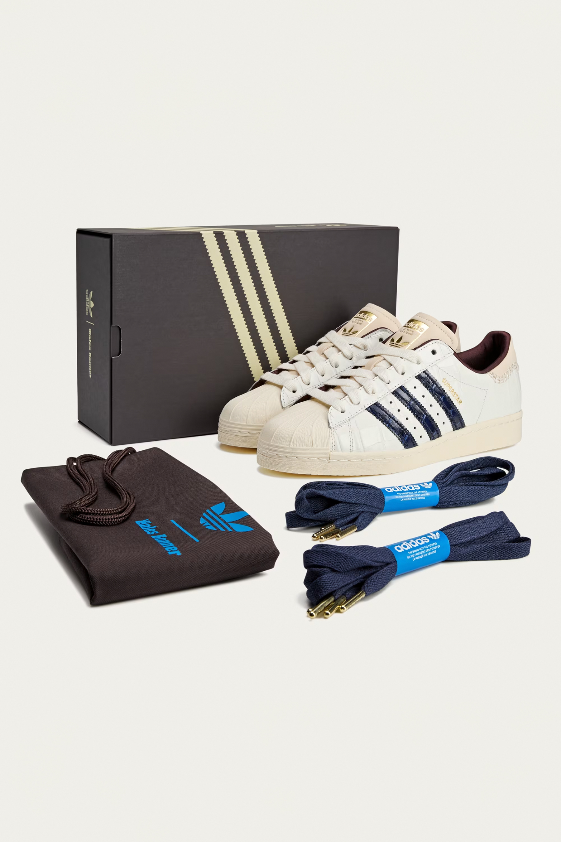 Adidas the brand with the 3 stripes die weltmarke mit den 3 streifen hotsell