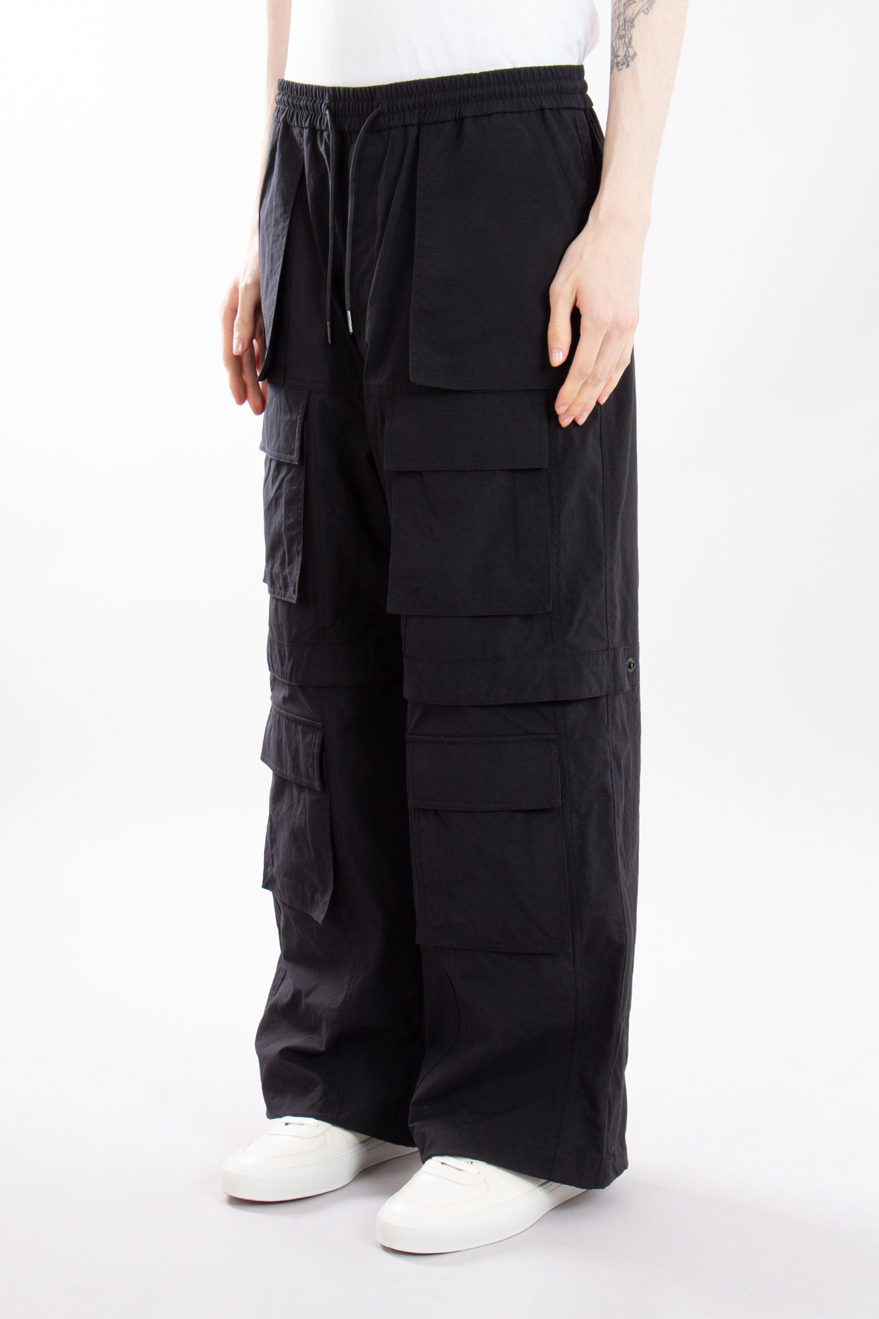 JUUN.J Loose Fit Nylon Cargo Pants