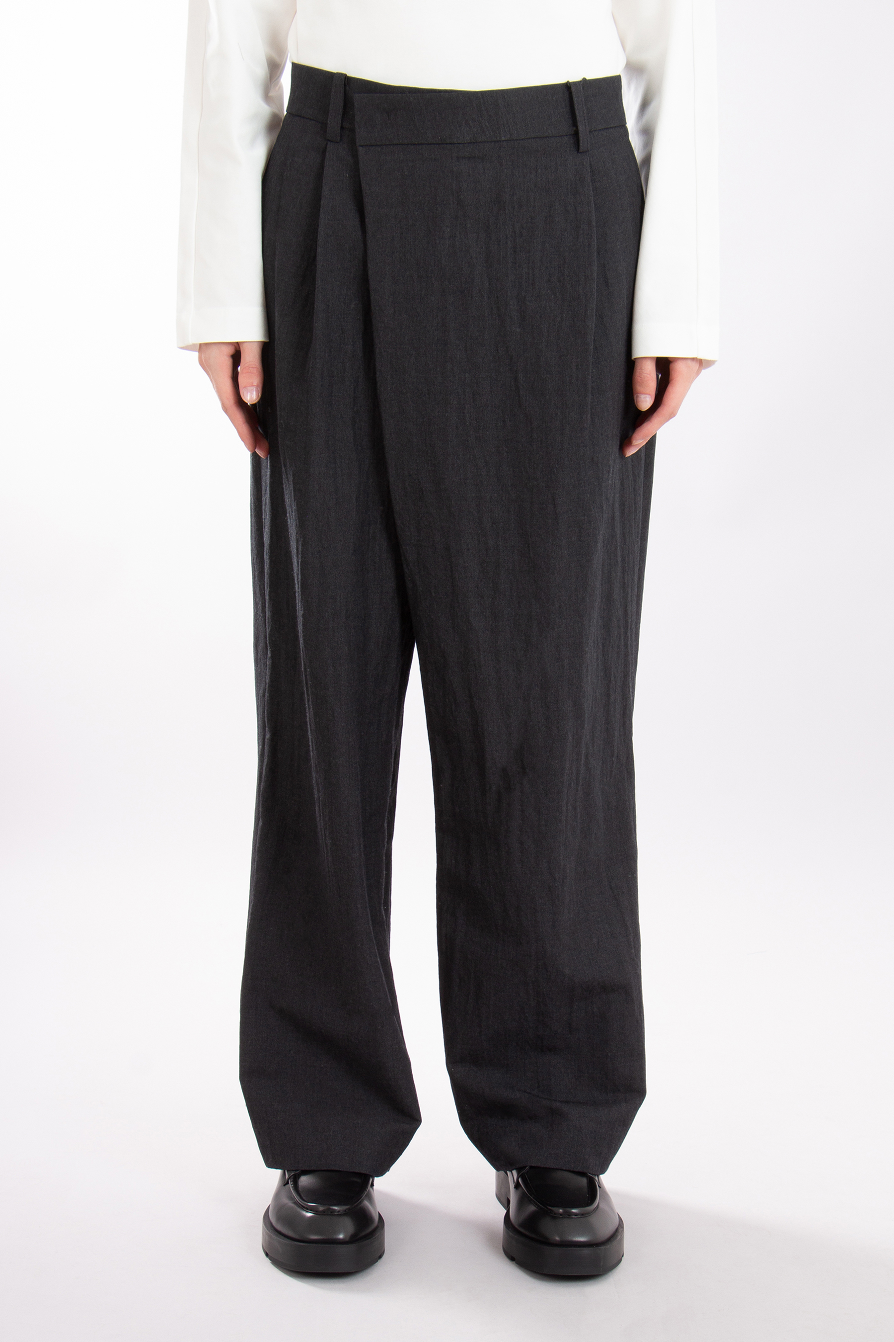 JUUN.J Wool-Nylon Blend One-Tuck Wrap Pants