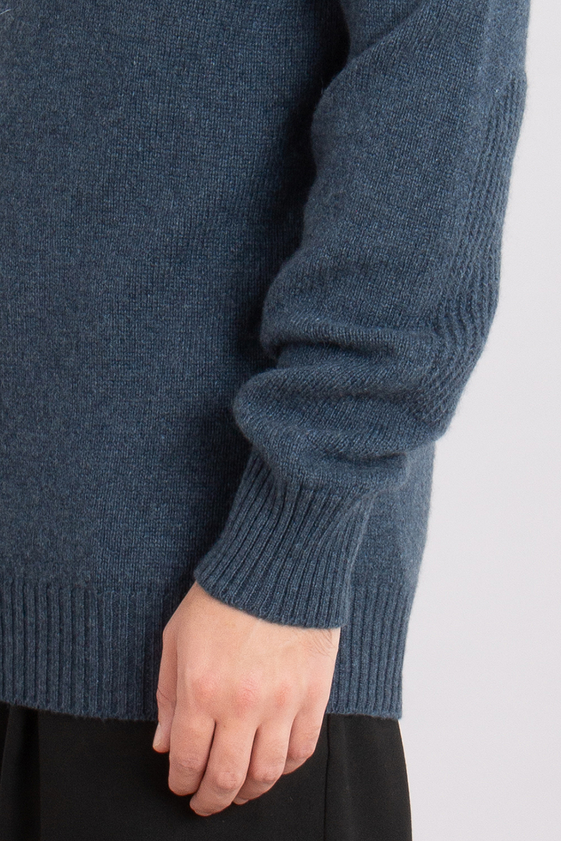 SEASE Coarsehair Cashmere Turtleneck Sweater