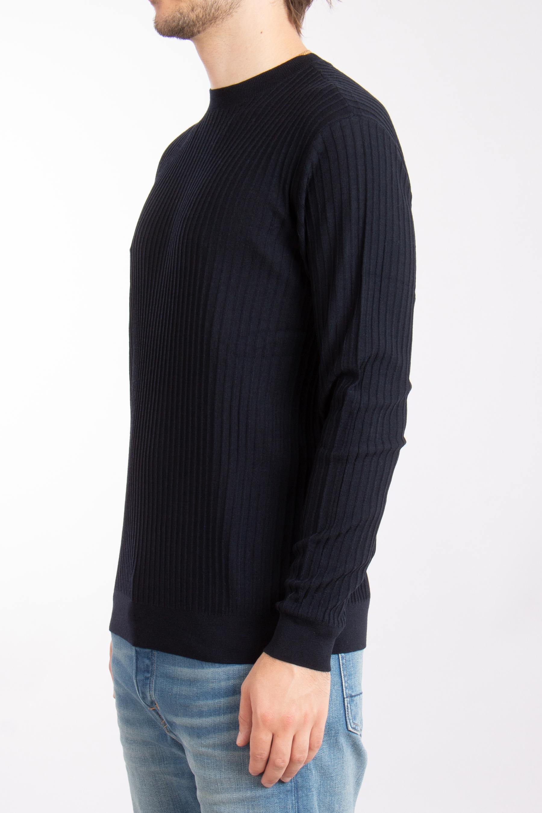 EMPORIO ARMANI Travel Essential Virgin Wool Sweater