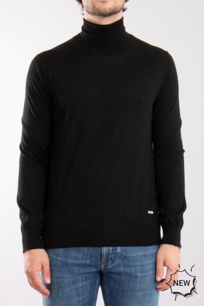 BRIONI Cashmere-Silk Blend Turtleneck Sweater